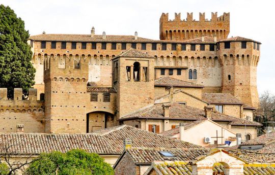 Gradara: QUI VISSERO PAOLO E FRANCESCA